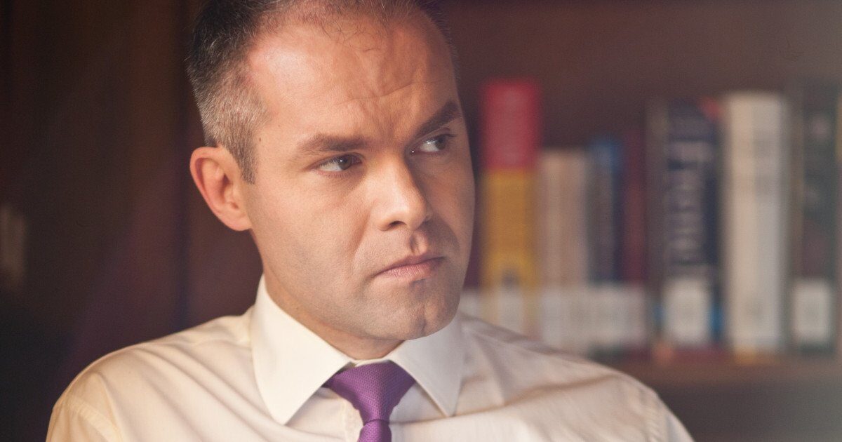 Funeriu, verdict crunt: Manualele din România, „de tricouri” față de Franța și Germania