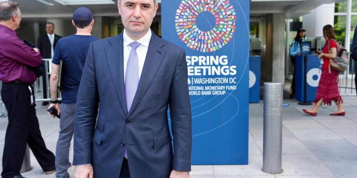 Vizita la Washington, crucială pentru România: Ce vrea ministrul Finanțelor