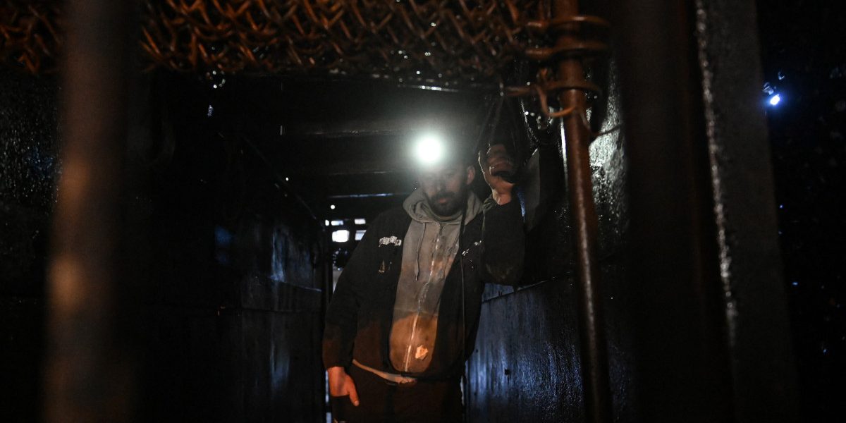 Guvernul dă 350 milioane lei pentru minele din Valea Jiului. E jumătate din cât trebuie