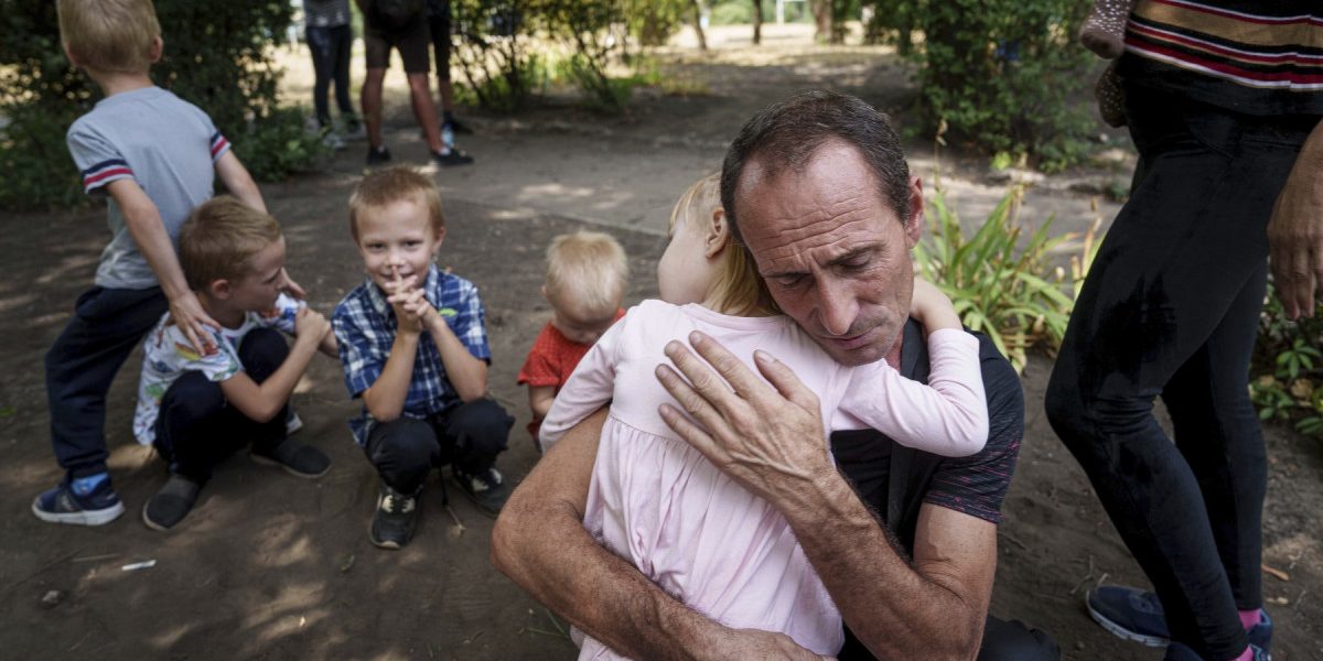 Atrocități: Aproape 700 de copii ucraineni uciși, 20.000 deportați ilegal în Rusia