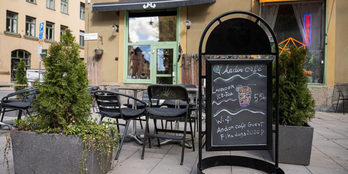 Mona deschide o cafenea în Stockholm: IA preia comanda