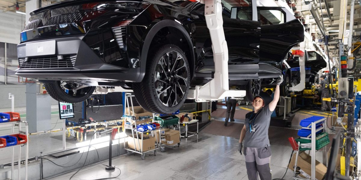 Renault dă afară masiv: Până la 20% din ingineri, pe lista de concedieri