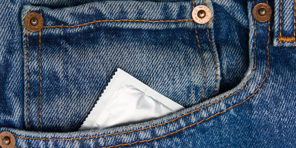 Prețurile prezervativelor cresc: Războiul din Iran lovește piața mondială