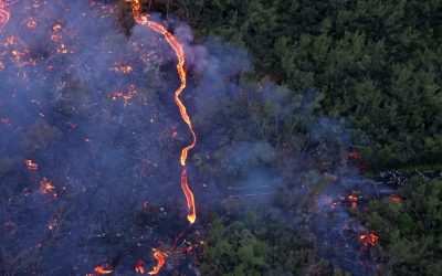 Lava Vulcanului Reunion, imagini spectaculoase din satelit: Curge spre ocean!