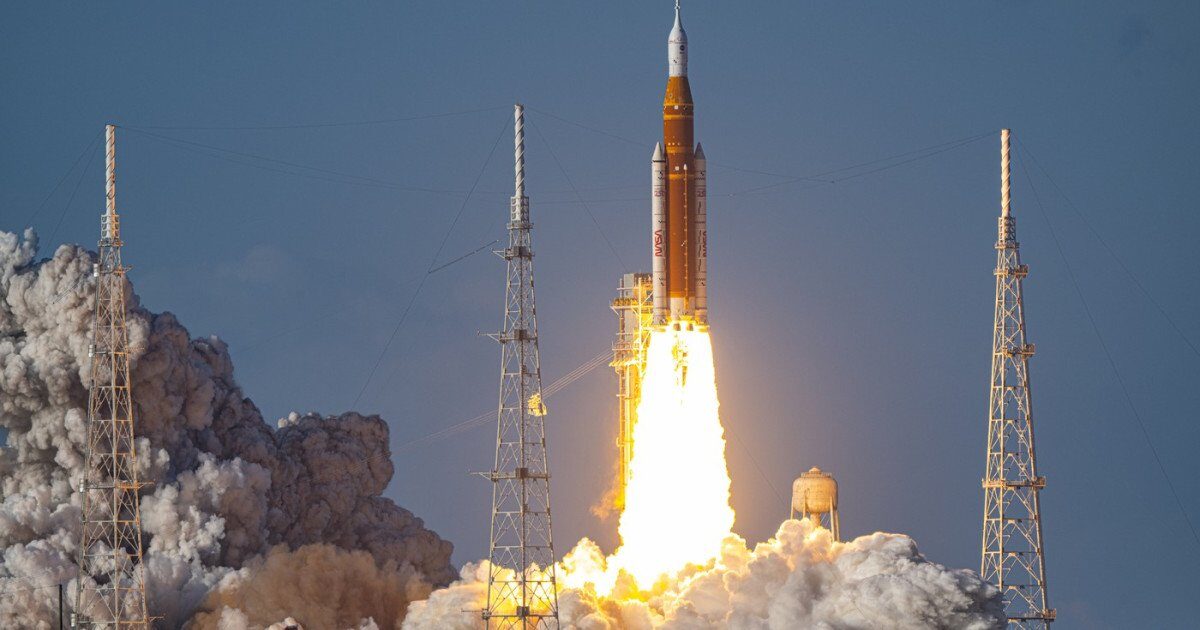 Astronauții misiunii Artemis II au depășit orice record, ajungând la cea mai mare distanță față de Pământ din istorie