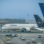 Lufthansa, lovită de scumpiri: 20.000 zboruri anulate. Ce destinații sunt în pericol?