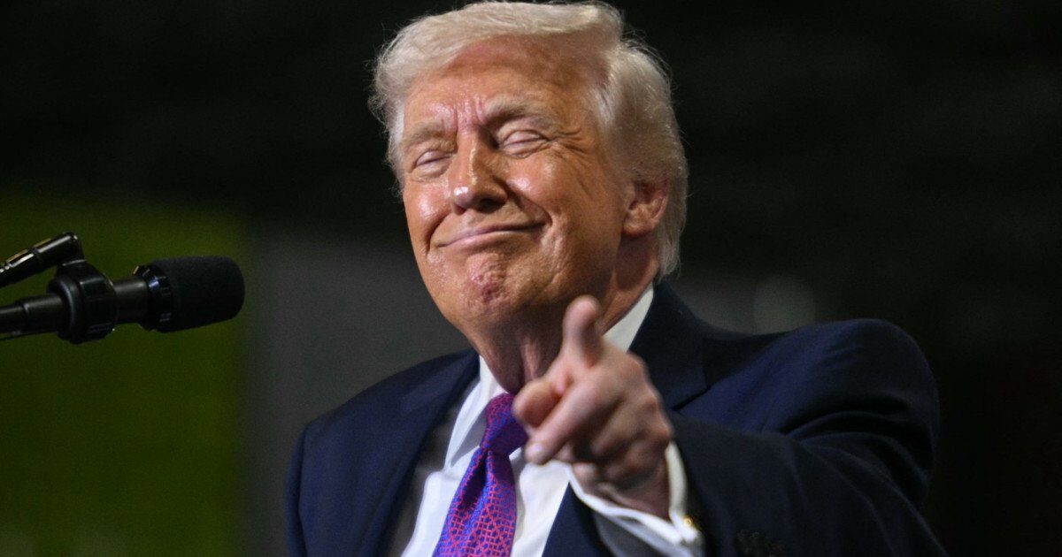 Nobelistul cere Golfului să-l oprească pe Trump: „e nebun!”