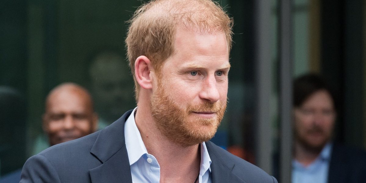 Harry, dat în judecată pentru calomnie. Fosta organizație caritabilă, furioasă