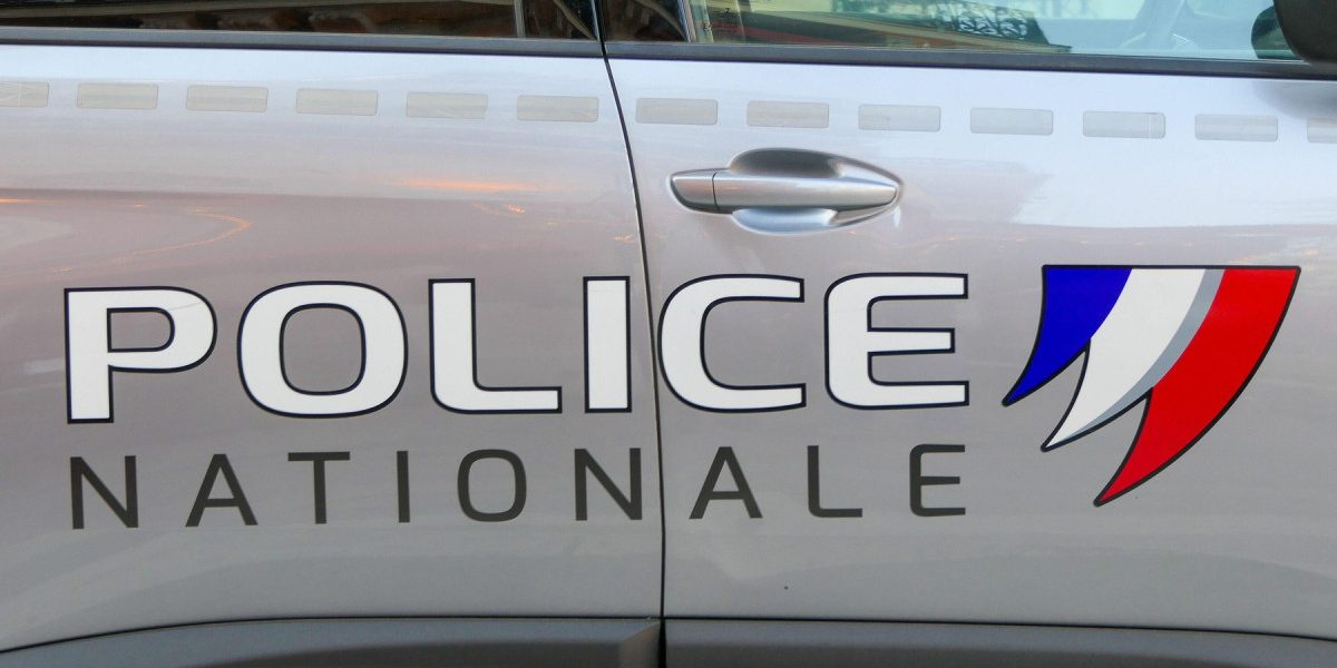 Copil de 9 ani, ținut captiv de tată în dubă în Franța: Subnutrit și fără a merge