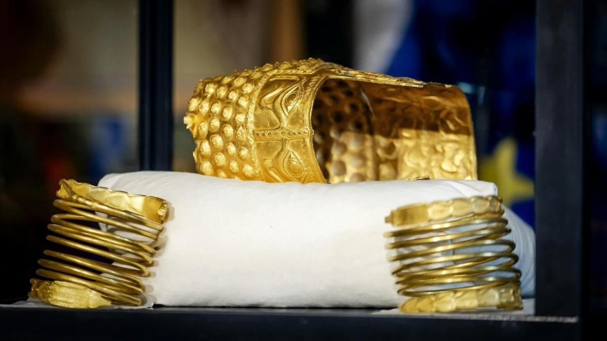 Coiful de la Coțofenești: A treia brățară dacică, moneda salvării?