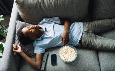 # Adormit în fața televizorului: De ce se întâmplă și ce semnale transmite Fiecare seară pare să se termine la fel pentru mulți români: cu ochii închiși în fața televizorului