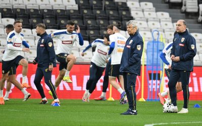 Adrian Mutu și Ilie Dumitrescu au avut opinii divergente cu privire la strategia folosită de Mircea Lucescu în meciul amical România – Slovacia, pierdut de „tricolori” cu scorul de 0-2