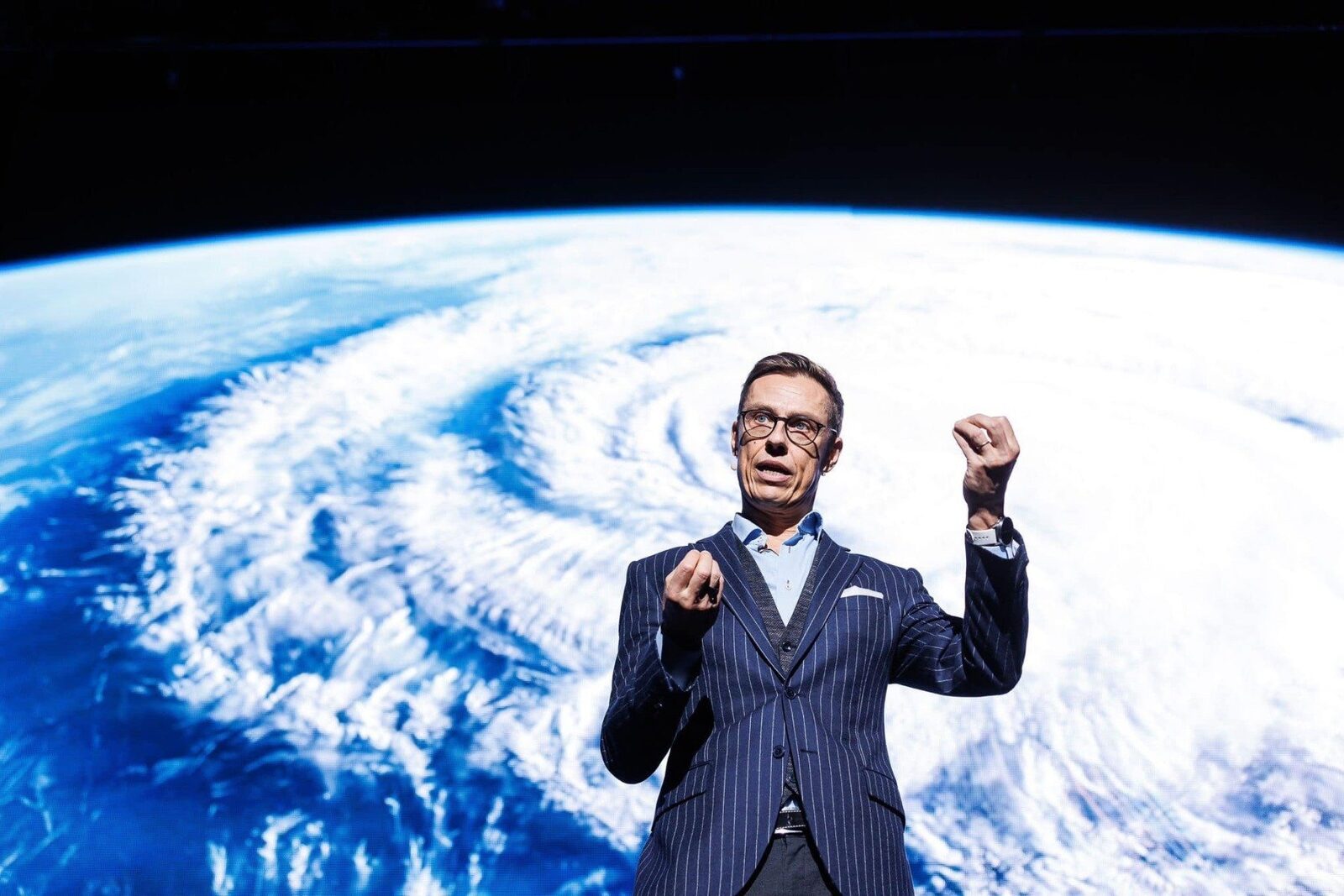 Președintele Finlandei, Alexander Stubb, i-a transmis omologului său american, Donald Trump, în cadrul unei convorbiri telefonice, că „un NATO mai european” se conturează, continentul „își asumându-și responsabilitatea”