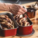 Secretul cozonacului pufos: Rețeta cu aluat opărit, ca la bunica, rezistă zile întregi