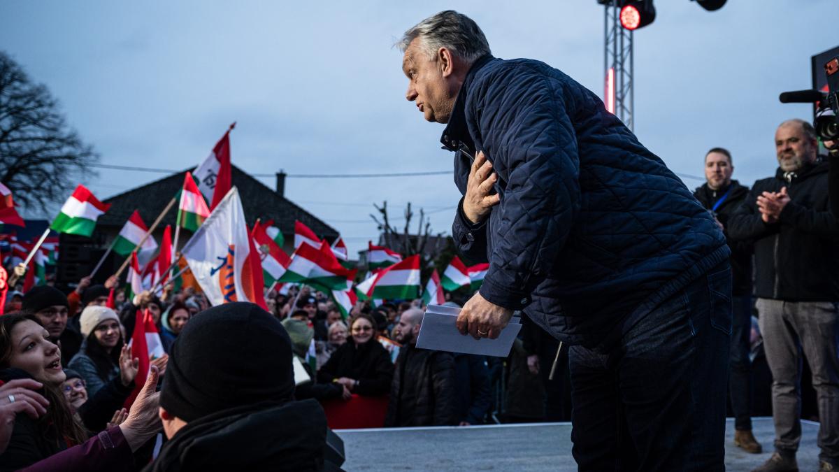 Ungaria, la un pas de alegeri cruciale: Viktor Orban, criticat pentru „terenul electoral înclinat” Ungurii se pregătesc să meargă la urne pe 12 aprilie, pentru un scrutin considerat de mulți drept cel mai important de la căderea comunismului