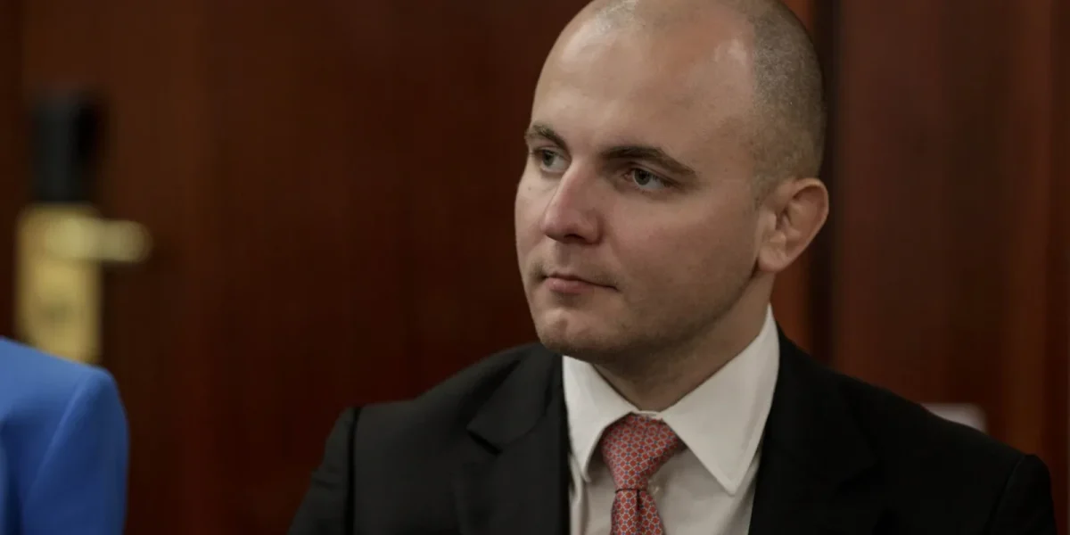 Deputatul AUR Andrei Gușă: „Dictatură hidoasă” după ce Gold FM și Realitatea Plus au ieșit din emisie