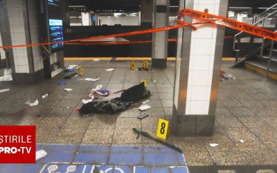 Atac cu macetă la metroul din New York: Un individ înjunghie și e împușcat