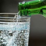 Apa minerală, suspectă de cancer de colon: Avertisment pentru români