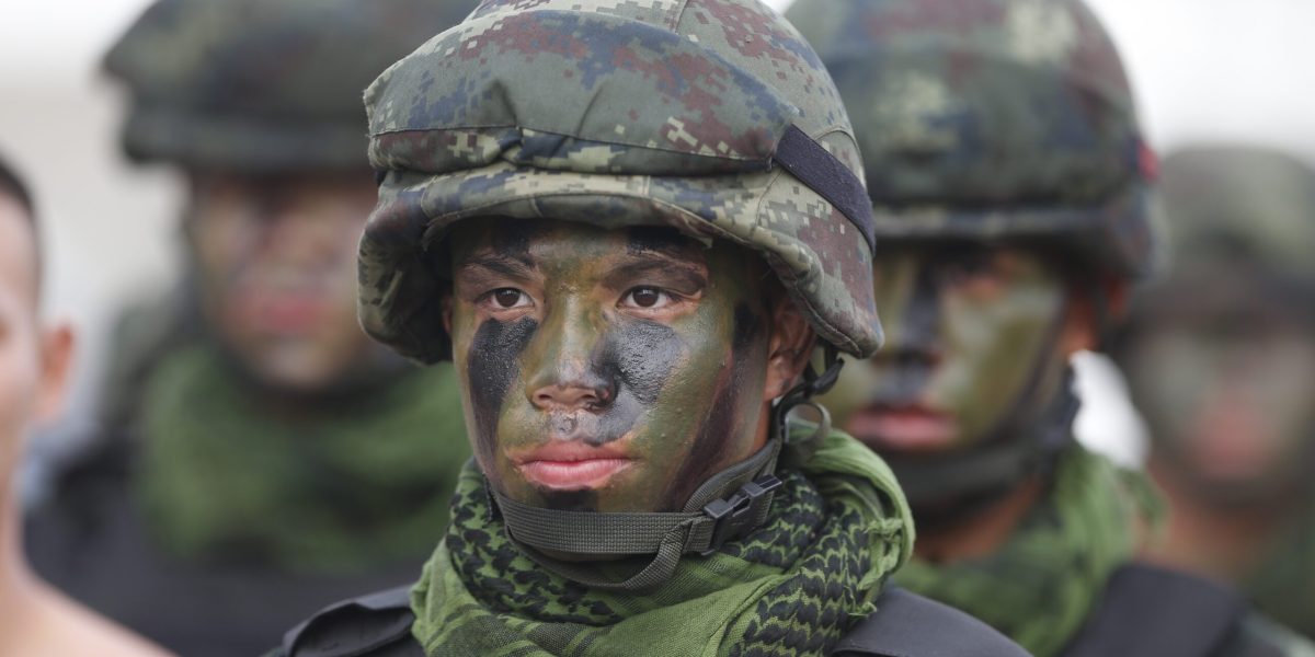 De ce tinerii bărbați aleg armata thailandeză: Misterul recrutărilor