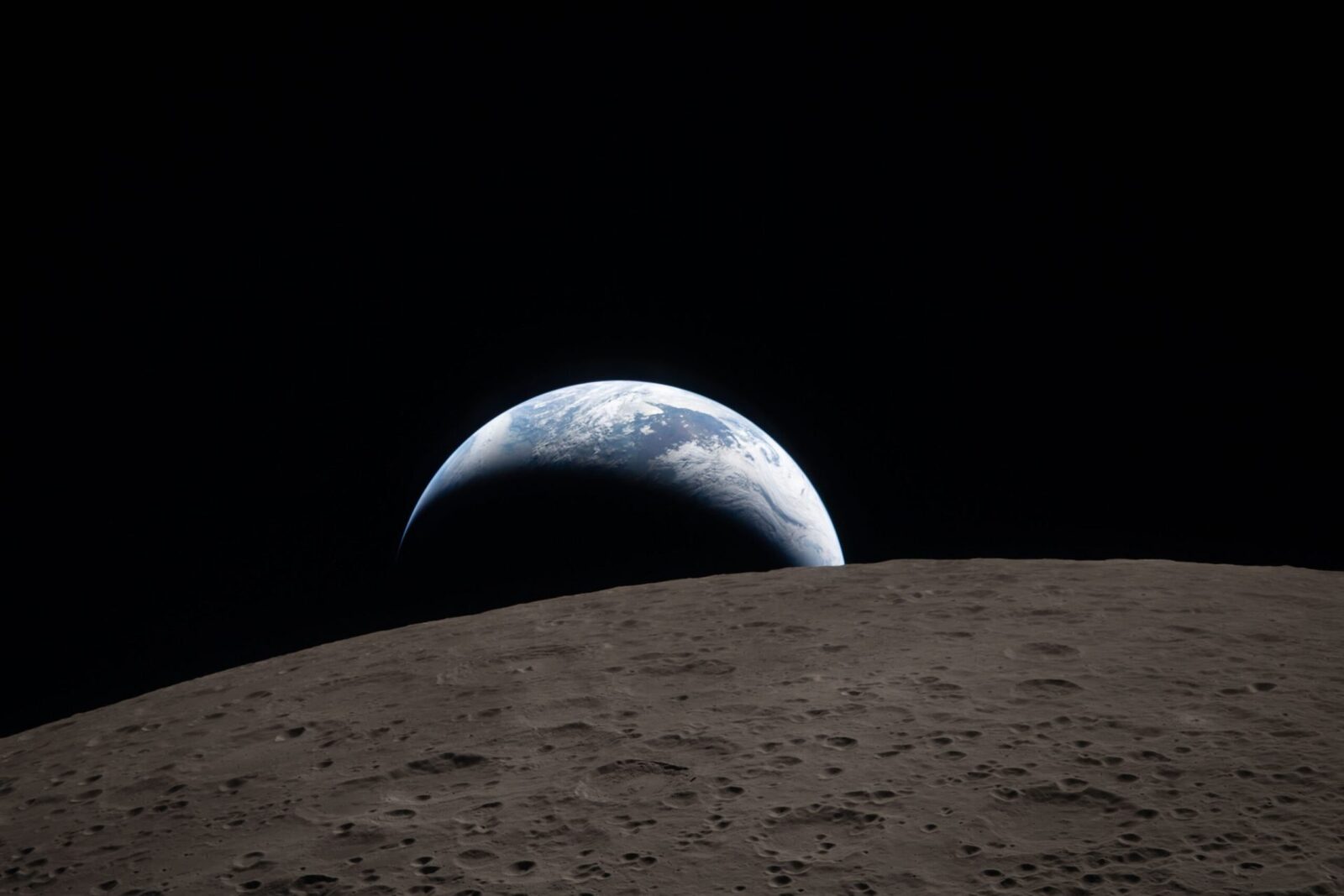 Japonia, vis cosmic: Energie solară de pe Lună, direct pe Pământ