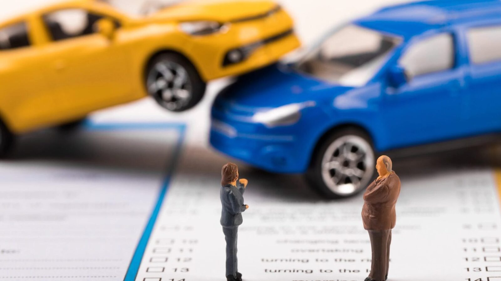 Asiguratorii RCA trebuie să plătească despăgubiri pentru prejudiciile produse terților în urma unui accident auto, conform legii