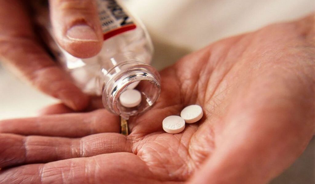 Medicament banal, acasă la mulți, reduce riscul de cancer: Explicația medicilor