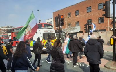 Trei tineri arestați în legătură cu incendierea ambulanțelor unei organizații evreiești din Londra Trei bărbați au fost arestați în Londra, miercuri, în legătură cu incendierea a patru ambulanțe ale organizației medicale evreiești Hatzola