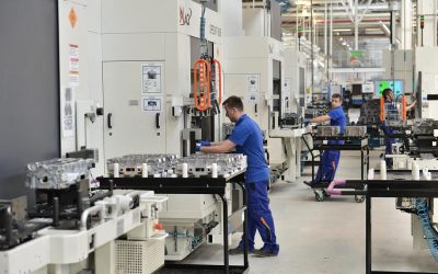 Activitatea industrială a României, în scădere în februarie, alimente rezistente