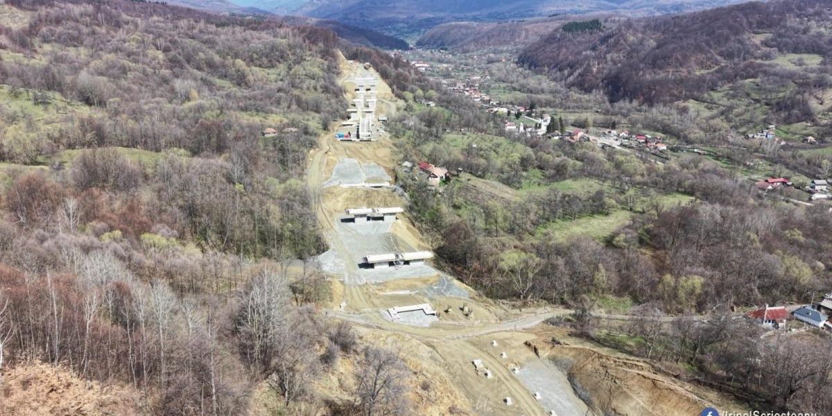 Autostrada Carpaților: Tunelul Poiana, forat “cu cârtița” TBM. Progres de 13,5% pe Cornetu–Tigveni