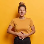 Cum scapi de balonare după masă: Sfaturi simple de la specialiști