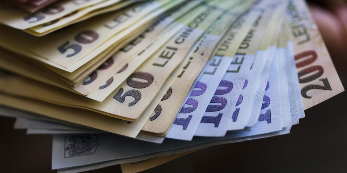 Magistrații cu vechime, pe cale să aibă salarii MĂRITE cu peste 50%