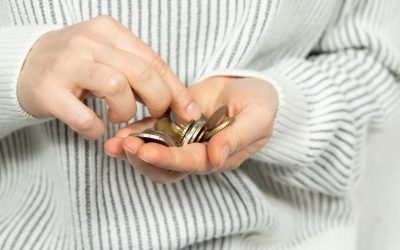 Pensionarii, loviți crunt de scumpiri: Florin Manole, vești proaste pentru seniori