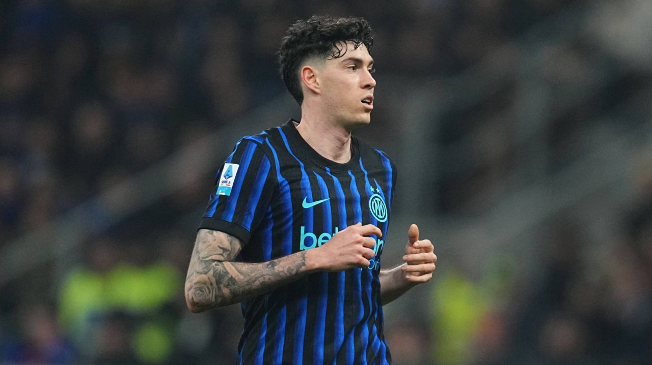 Inter Milano, victorie categorică cu AS Roma; Bastoni, apărat de conducere și aplaudat de fani Milano, Italia – Inter Milano conduce AS Roma cu scorul de 5-2 într-o partidă spectaculoasă de pe stadionul San Siro, aflată în minutul 77