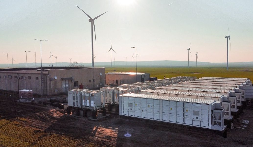 Hidroelectrica, pe cale să primească autorizația pentru o importantă investiție în stocarea energiei Comitetul de Reglementare al ANRE va decide, în ședința din 7 aprilie, acordarea autorizației de înființare pentru un proiect major al SOCIETĂȚII DE PRODUCERE A ENERGIEI ELECTRICE ÎN HIDROCENTRALE HIDROELECTRICA S.A