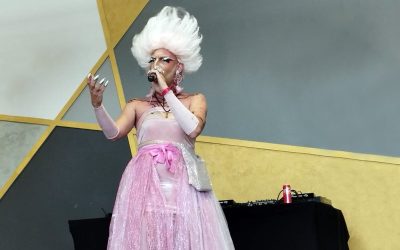 Beni Mihai, de la corul bisericesc la scenă: Drag Queen cu pop și rock ’80