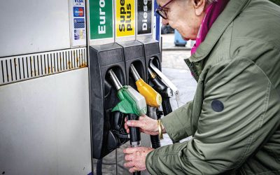 Proteste FURIOASE în Irlanda: Poliția declară acțiunile anti-preț ilegale