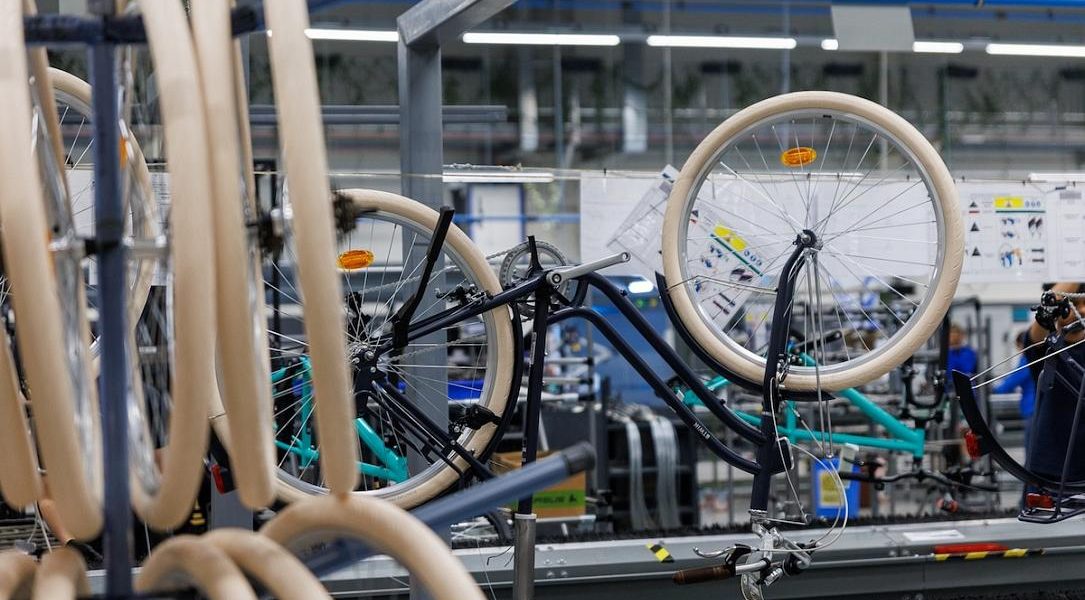 Fabrica Decathlon din Timișoara produce anual peste 800.000 de biciclete Anul trecut, o fabrică din Timișoara a asamblat peste 800.000 de biciclete pentru rețeaua europeană Decathlon