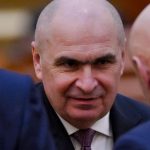 Bolojan negociază cu USR, UDMR și minorități pentru un guvern minoritar