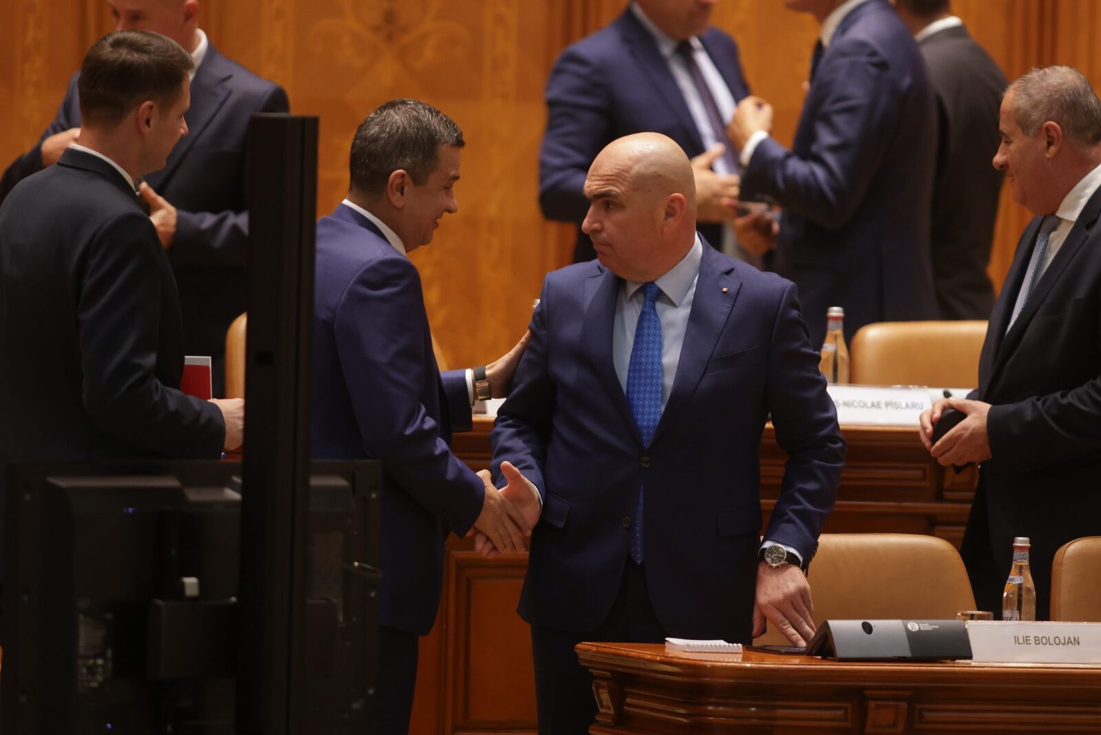 Bolojan nu exclude o criză politică, dar avertizează: România nu are nevoie de un guvern minoritar Premierul Ilie Bolojan a sugerat luni seară că o criză politică în perioada următoare este posibilă, având în vedere tensiunile crescânde cu PSD