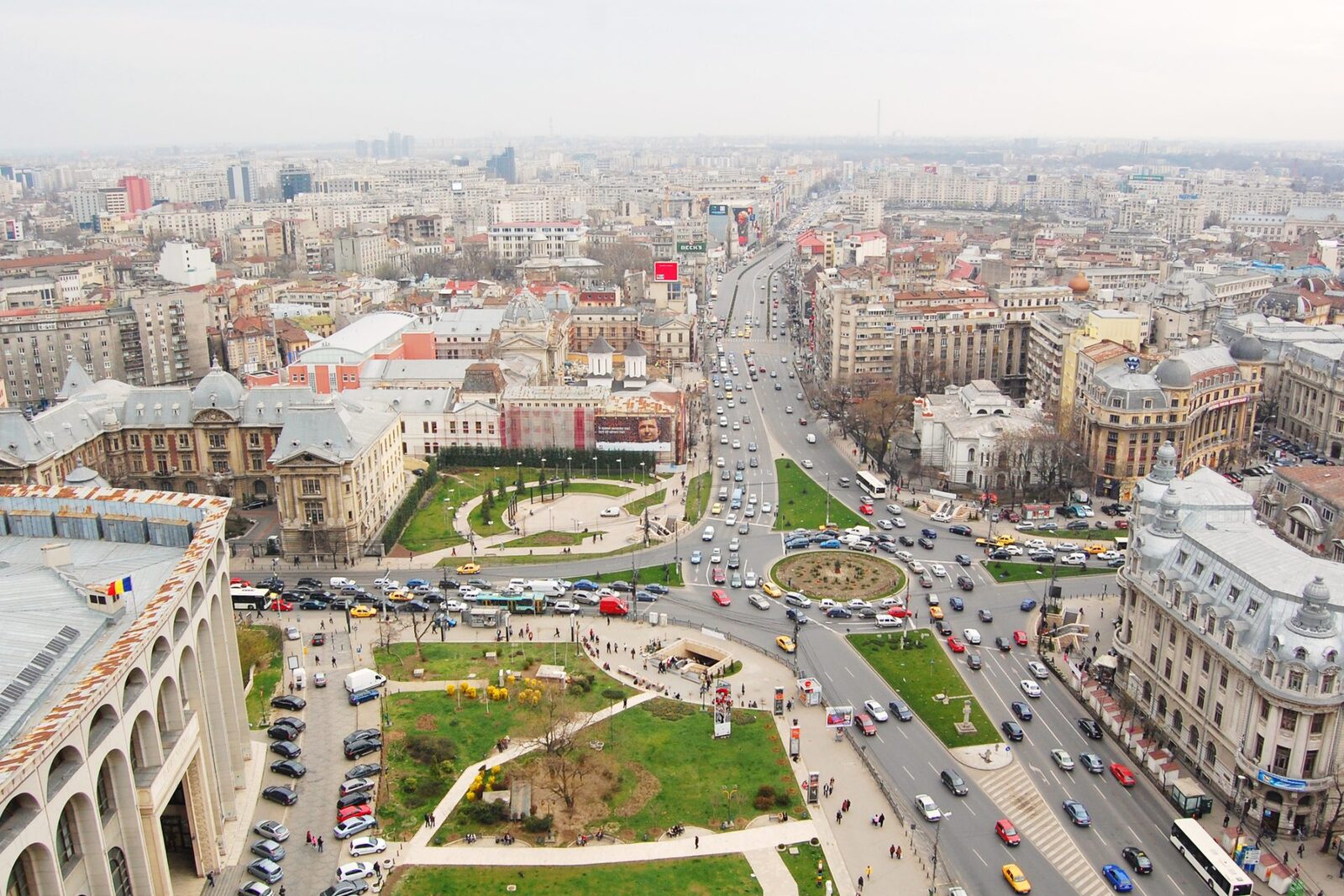 Românii din orașe, tot mai departe de a deține locuința proprie Scădere dramatică a proprietății și creștere a chiriei pe fondul unui interes susținut pentru achiziționarea unei locuințe
