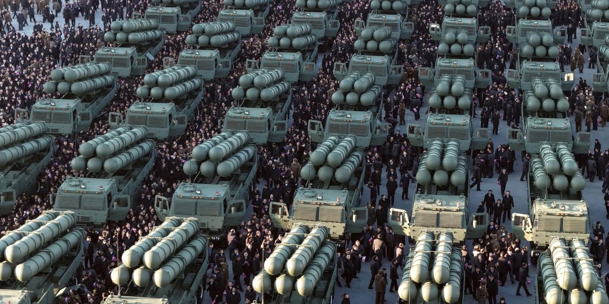 Coreea de Nord șochează: Rachete balistice spre mare, Seulul în alertă