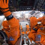 Reintrarea capsulei spațiale: Spectacol de lumină pe cer