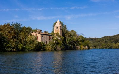 Castel de 2,5 milioane de euro, scos la vânzare cu 600.000: Afacere proastă sau chilipir?