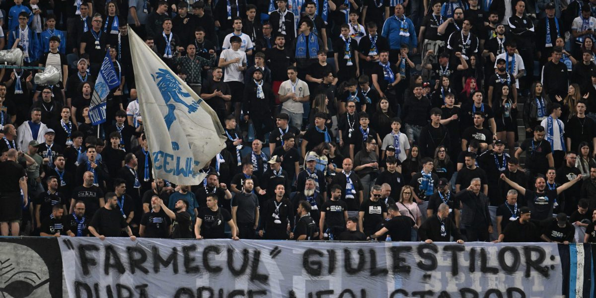 Ce sancțiuni riscă Universitatea Craiova după scandările fanilor la meciul cu Rapid