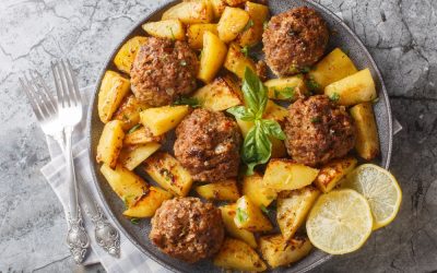 Grecia te așteaptă: Secretul chiftelelor delicioase, gătite la cuptor