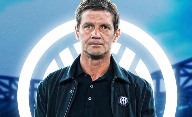 Echipa Internazionale Milano, antrenată de Cristian Chivu, a zdrobit AS Roma cu 5-2, duminică seară, pe teren propriu, într-un meci spectaculos din etapa a 31-a a campionatului italian de fotbal