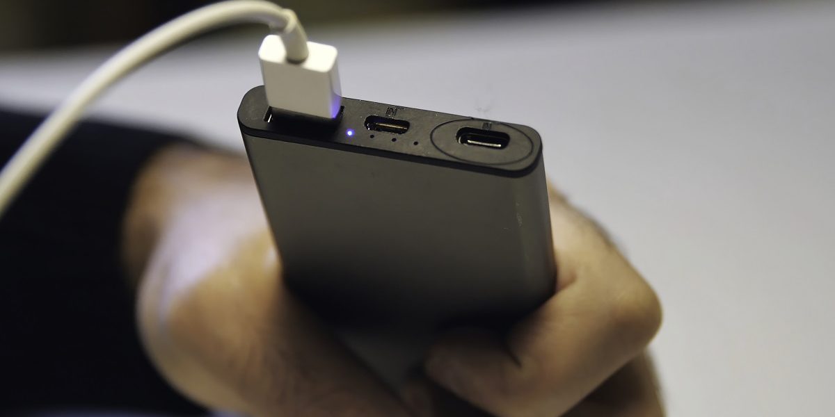 Japonia: Telefoanele NU se mai încarcă la bordul avioanelor din aprilie