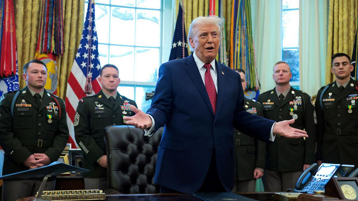 Trump amenință cu încheierea rapidă a războiului cu Iranul, dar avertizează asupra prețului Fostul președinte american Donald Trump a sugerat că războiul cu Iranul s-ar putea încheia în două-trei săptămâni, criticând în același timp aliații europeni pentru lipsa de sprijin