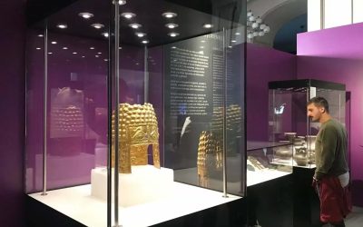 Coiful de AUR de la Coțofenești și două brățări dacice, recuperate din Olanda Coiful de AUR de la Coțofenești și două dintre cele trei brățări dacice furate anul trecut au fost recuperate și urmează să revină în România