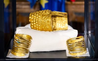 Autoritățile olandeze au predat României, la 2 aprilie 2026, Coiful de la Coțofenești și două brățări dacice, bunuri culturale furate în ianuarie 2025 de la Muzeul Drents din Olanda